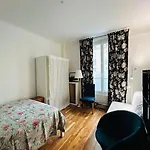 Beautiful And Spacious Apartment In Paris