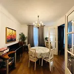 Beautiful And Spacious Apartment In Paris